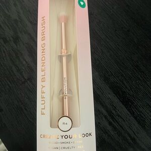 Revolution Rose Gold Fluffy Blending Brush